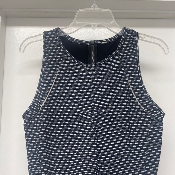 Lululemon &Go Til Dawn Dress Black White Deep Dive EUC - Picture 6 of 13